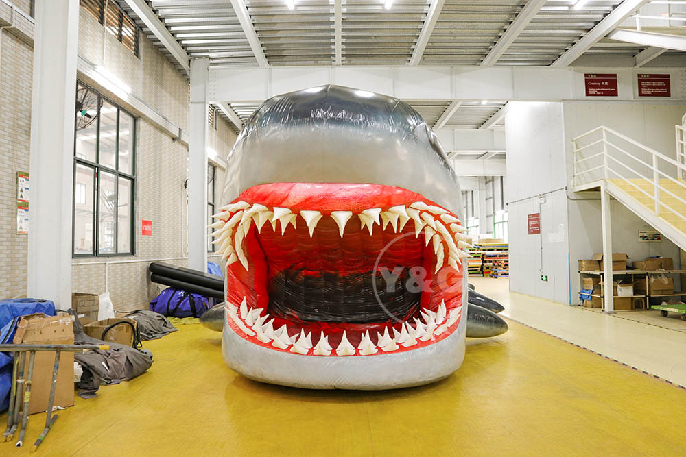 Realistic Inflatable SharkGO071